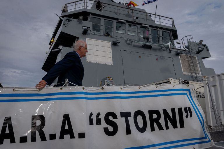 El ministro de Defensa, Jorge Taiana, presentó el patrullero oceánico ARA Storni, que se sumará a las tareas de control y vigilancia de los intereses marítimos