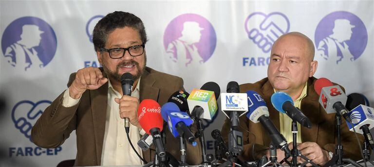 Iván Márquez y Carlos Lozada hicieron ayer el anuncio de las FARC