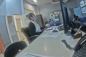 Video: la eufórica reacción de una operadora cuando ayuda a detener a un ladrón