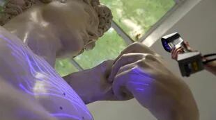 Detalle del proceso de escaneo digital del David en el Museo de la Cárcova