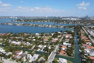 El barrio de Miami que sufrirá un fuerte impacto por la crisis en un país vecino