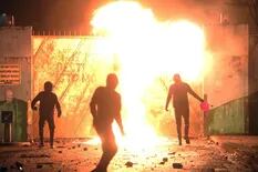Belfast en llamas: por qué Irlanda del Norte está viviendo los peores disturbios en años 