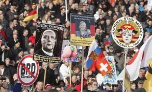 Simpatizantes de Pegida marcharon ayer en Dresden y otras ciudades contra la islamización de Occidente