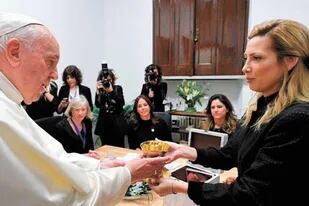 El papa Francisco envió felicitaciones a Fabiola Yañez por su embarazo