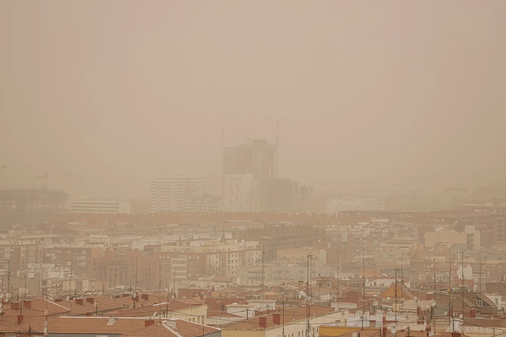 Madrid is surrounded by sandstorms