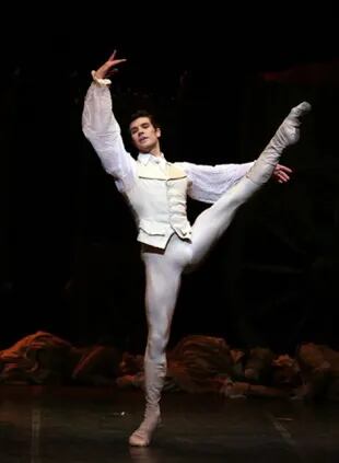 Roberto Bolle, gran figura italiana de la danza, hará "Manon" en septiembre de 2020 en el Colón