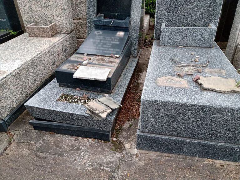 La comunidad judía exige seguridad en el cementerio de La Tablada tras el robo de placas de bronce