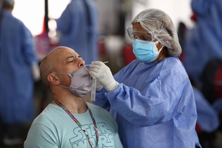 Reportaron 100.863 contagios y la Argentina superó los 8 millones de infectados