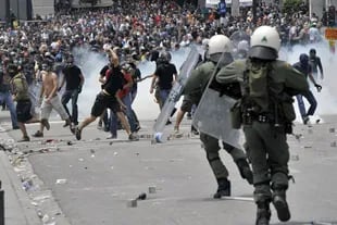 Los disturbios se extendieron a varios barrios de Atenas