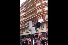 Copa del Rey: Internaron al hincha del Bilbao que se arrojó desde un semáforo