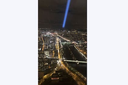 Las luces de Paris, desde la vista de Pampita y García Moritán