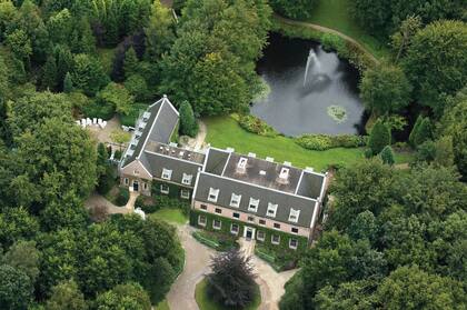Villa Eikenhorst está dentro de la finca De Horsten, rodeada por más de 400 hectáreas de verde. 