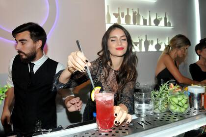 Zaira Nara se divirtió con sus amigas y colegas en la fiesta de Samsung