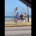 Asaltó a un hombre cuando llegaba a la playa, huyó corriendo y se escapó en un auto