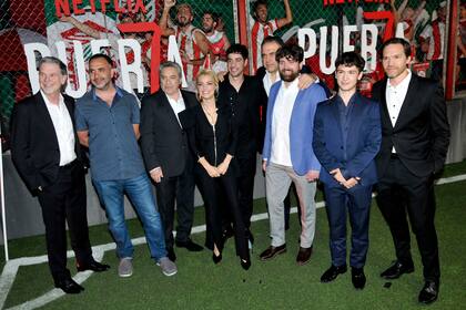 Algunos integrantes del elenco de Puerta 7 posaron muy sonrientes juntos y palpitaron el estreno