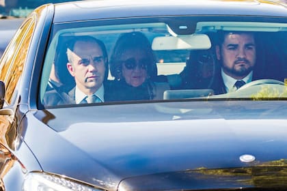 El viernes por la mañana, Martín y Juan Zorreguieta llegaron junto con su madre, María del Carmen Cerruti al cementerio Memorial de Pilar.