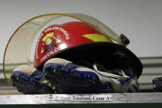 Doble Vida: Cesar Tosoroni, el bombero que corre de la pista a las llamas