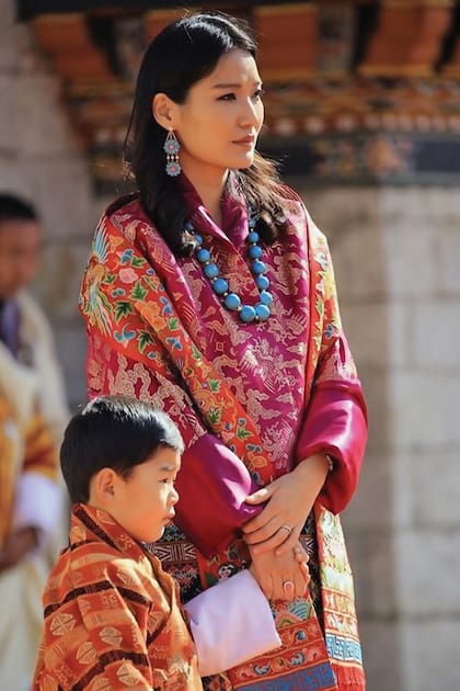 Moderna y carismática, ama los deportes y el arte y usa activamente las redes sociales para hacer público su trabajo