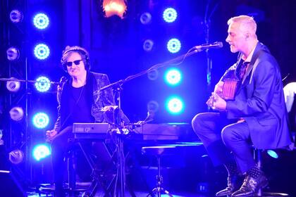 Junto a Charly García, Aznar interpretó uno de los clásicos de Sui Generis