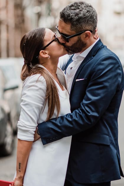 Se conocieron en noviembre de 2017, en Con amigos así, programa que él todavía conduce. Ella fue como cocinera. “Cuando la vi, me llamó la atención. Le tiré todo al aire, me volví loco. Con el tiempo, descubrí que es una madre de oro, una hermosa persona conmigo y con su gente”, contó él.