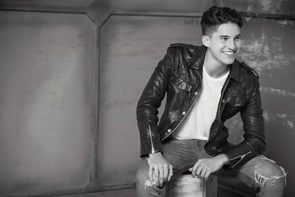 A los 18, Francisco también se animó a probar suerte frente a una lente. Fue para una campaña de la línea Hombres de la firma de Micaela.