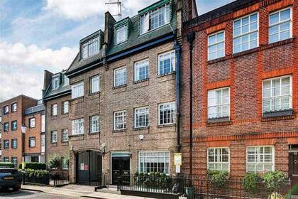 La propiedad de tres habitaciones ubicada en la calle Old Church Street, corazón de Chelsea