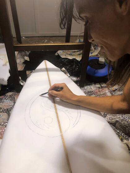 Casi tres semanas demandó el proceso creativo sobre la tabla