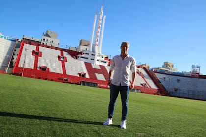 Israel Damonte lleva dirigidos diez partidos en Huracán