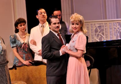 Candela Vetrano y Felipe Colombo, la pareja protagónica de Los martes orquídeas