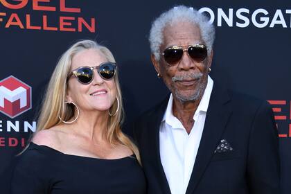 Morgan Freeman asistió acompañado por su socia en Revelations Entertainment, la productora Lori McCreary