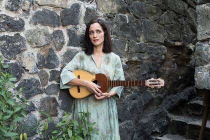 La cantante mexicana presentará este sábado un show en formato virtual desde Café Vinilo