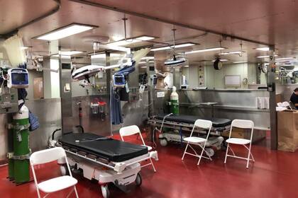 El USNS Comfort cuenta con 12 quirófanos