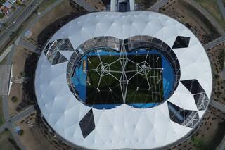 Tardó más de 50 años, costó mucho más de lo presupuestado y los clubes lo rechazan