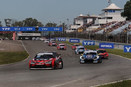 .El Súper TC2000 no logró empezar la temporada 2020: el autódromo El Zonda, de San Juan, era el escenario del estreno del calendario