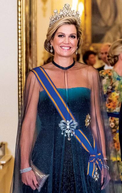Máxima eligió del cofre real la tiara Stuart, que no se veía desde el reinado de Juliana de Holanda: la monarca la había lucido por última vez en 1972, justamente en Windsor.