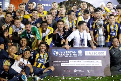 Rosario Central, campeón de la Copa Argentina. Un festejo que durará mucho tiempo.
