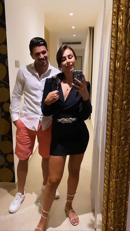 Gio Simeone y su novia Giulia Coppini.