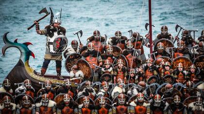 Participantes posan para una foto antes de empezar la procesión