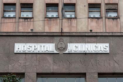 El edificio cuenta con 130.000 metros cuadrados distribuidos en 13 pisos y tres subsuelos