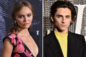 Lily-Rose Depp y Timothee Chalamet, enamorados, en el estreno de El Rey