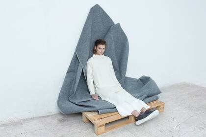 Equipos que dan prioridad total al confort, en materiales nobles, suaves al tacto y cortes amplios que envuelven el cuerpo