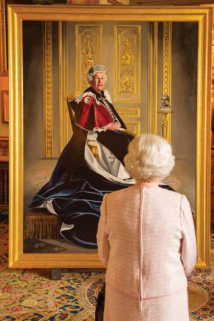 En 2016, para celebrar sus seis décadas como Patrona de la Cruz Roja Británica, Isabel descubrió en el castillo de Windsor un nuevo retrato (de los más de doscientos que le han hecho) firmado por Henry Ward. 