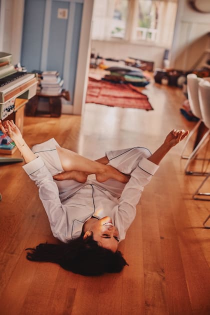 La actriz tiene varios proyectos para este año que se tuvieron que posponer por razones obvias, como el programa de televisión Mayans MC, cuya grabación iba a comenzar en abril.