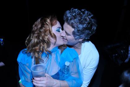 Beso a beso: Vitola tiene 34 años y es una de las cantantes más reconocidas dentro del circuito indie