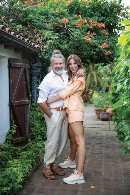 Padre e hija tienen un vínculo adulto y amoroso, en el que hay espacio para las confesiones y las divergencias de opinión.