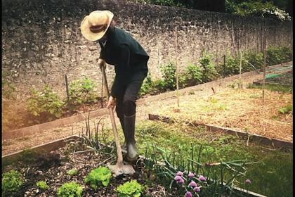 En 2019, después de quince años, Melanie dejó el cuerpo de baile del American Ballet Theatre para estar cerca de su novio estrella