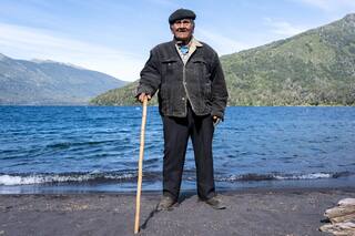 “Casi morí tres veces”. Dice que pasó los 100 años y vive solo frente al Lanín
