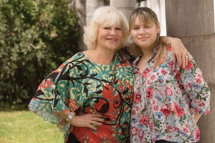Tras perder dos embarazos, Luisa Albinoni apostó a la adopción. “Estuve casi nueve años peregrinando por juzgados y hogares hasta que me llegó la llamada del juez”, explica la actriz, quien recibió a su hija Verónica cuando tenía 6 años.