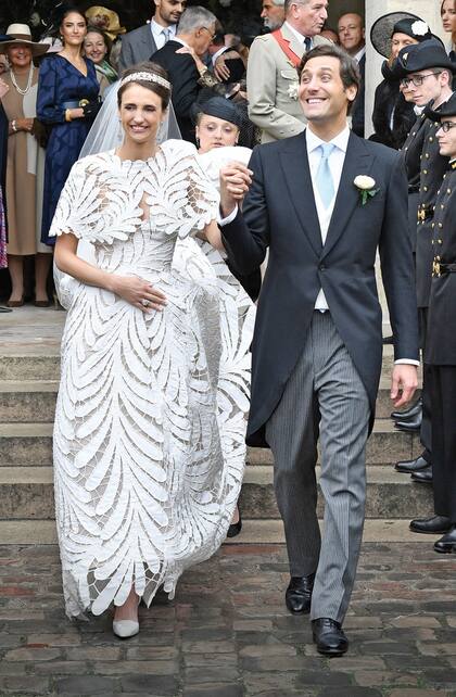 Olympia, que ostenta el título de condesa, lució un impresionante modelo de la última colección bridal de Oscar de la Renta y, en honor a su ascendencia aristocrática, llevó una diadema de diamantes.