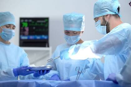 Según las investigaciones de Godall, es un error dejar que los hospitales, por ejemplos, queden en manos de gerentes que no son expertos en el campo de la medicina.